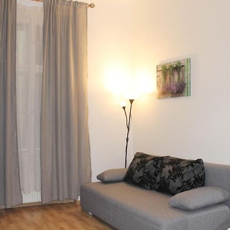 Modern Apartment Ve Smeckach 28 Prague Luaran gambar