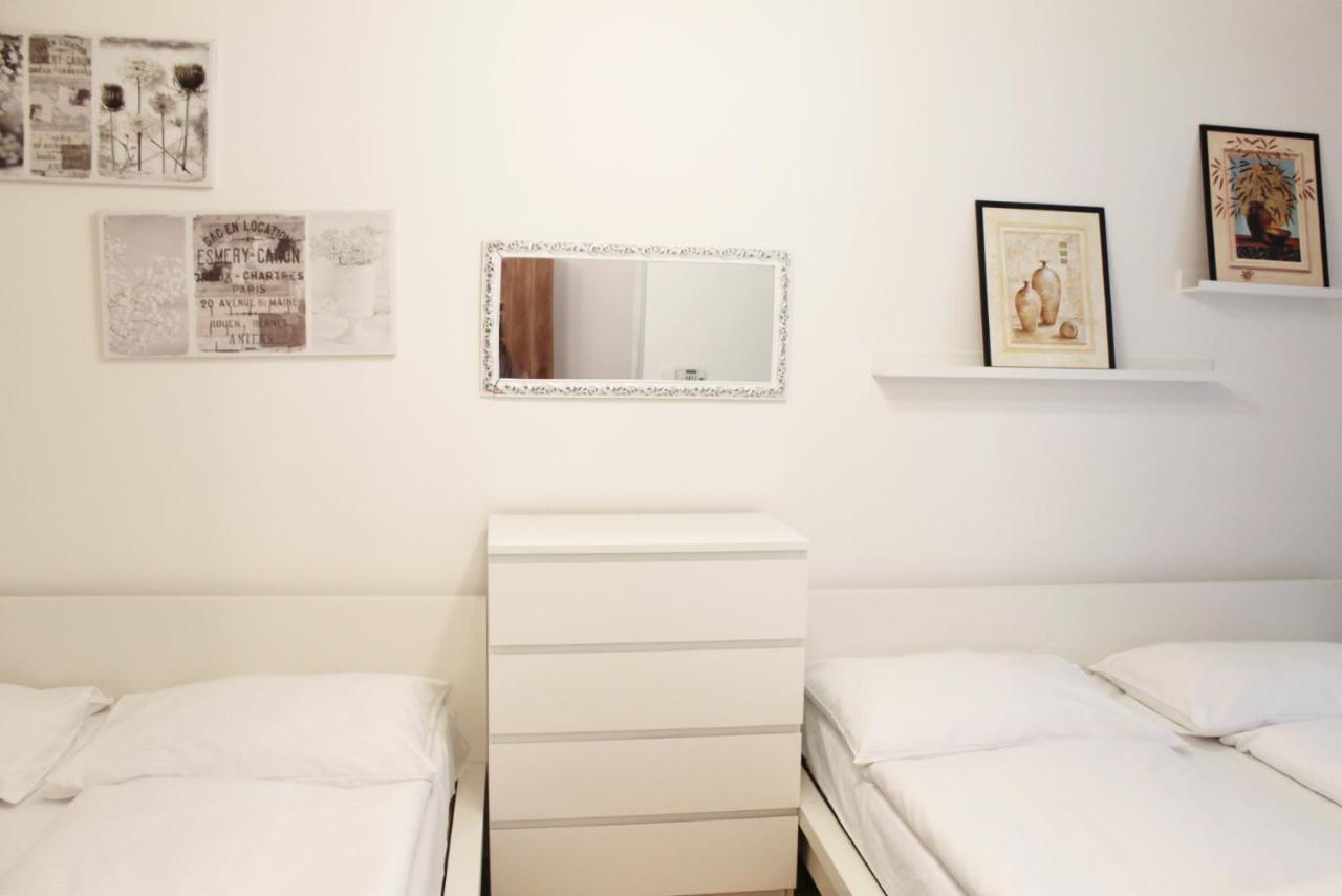 Modern Apartment Ve Smeckach 28 Prague Luaran gambar