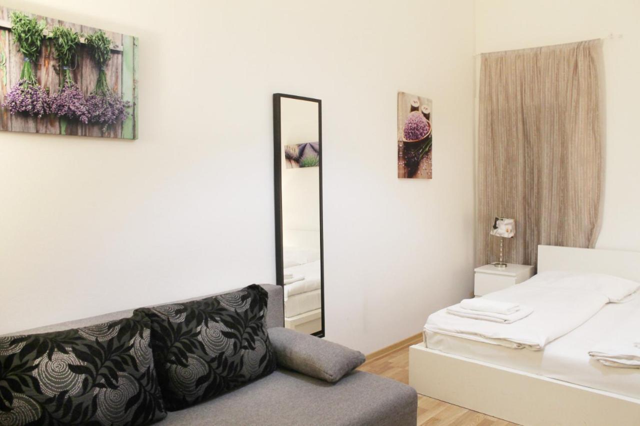 Modern Apartment Ve Smeckach 28 Prague Luaran gambar