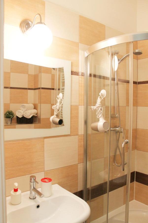 Modern Apartment Ve Smeckach 28 Prague Luaran gambar